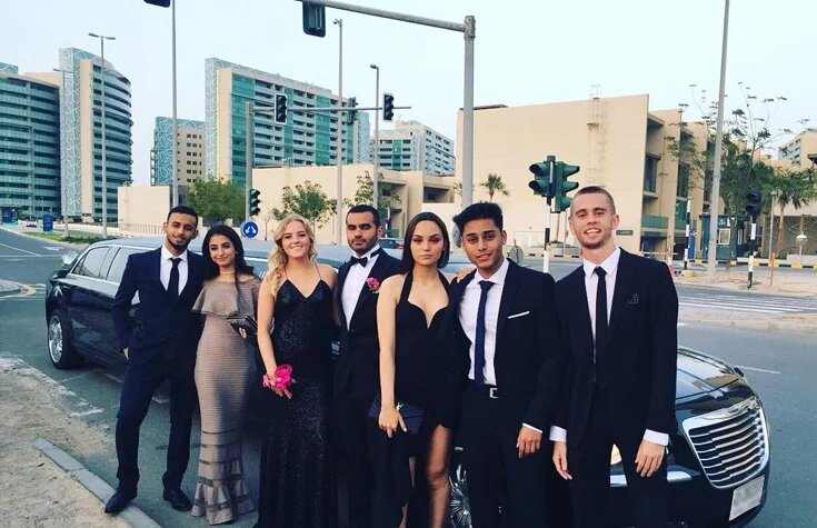 luxury transportation for students attending Proms